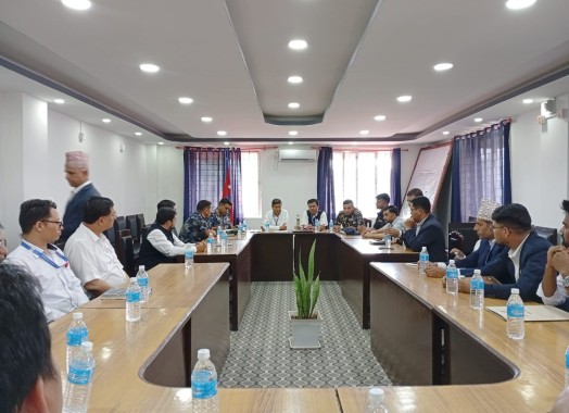 मिति २०८३ साल साउन ०५ गते प्रमुख जिल्ला अधिकारी श्री बासुदेव दाहालको अध्यक्षतामा जिल्ला स्थित कार्यालय प्रमुखको बैठक बसेको ।
