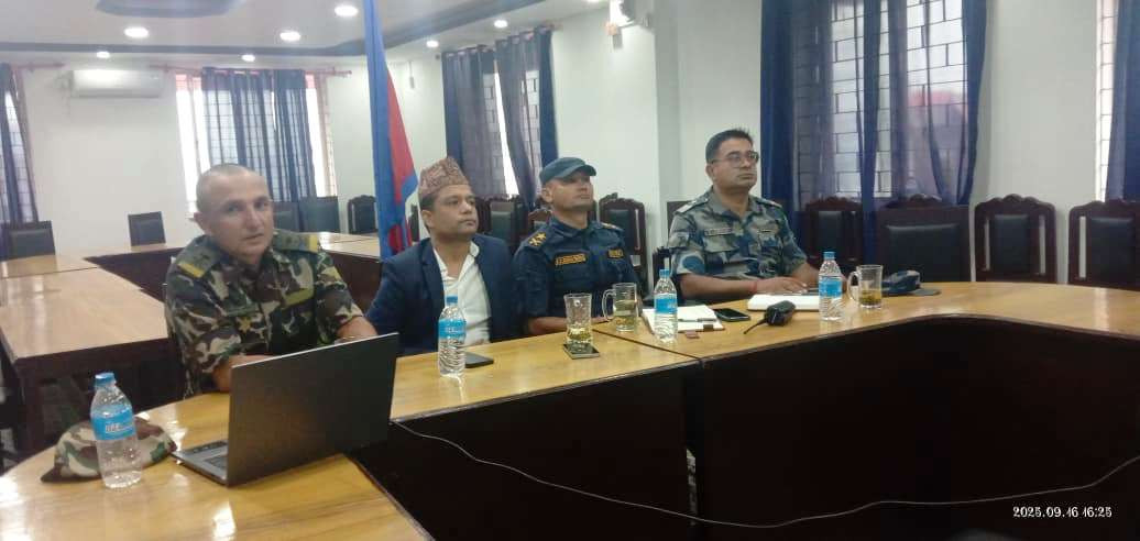 मा.गृह मन्त्रीको उपस्थितिमा प्रमुख जिल्ला अधिकारी सहित सुरक्षा समितिका सदस्यहरुको उपस्थितिमा मिति २०८२ साल भाद्र ३१ गते भएको भर्चुअल बैठकको तस्विरहरु