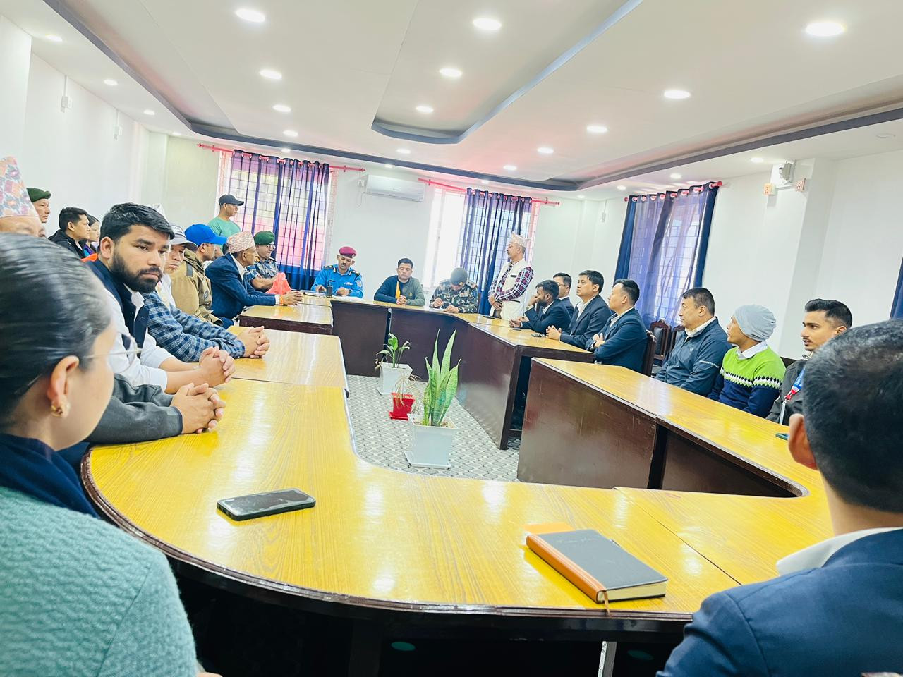 पाँचथर जिल्लाका प्रमुख जिल्ला अधिकारी श्री अरुण पोखरेलज्यूको बिधाई कार्यक्रम २०८२ साल कार्तिक २४ गते